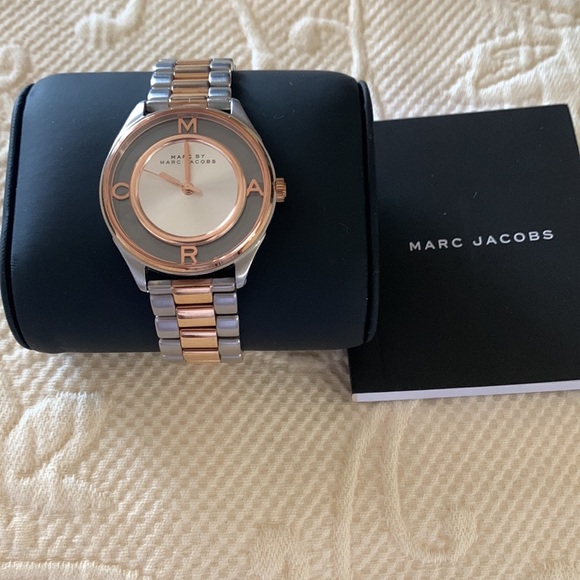 Marc Jacobs floating dial watch - Picture 4 of 8